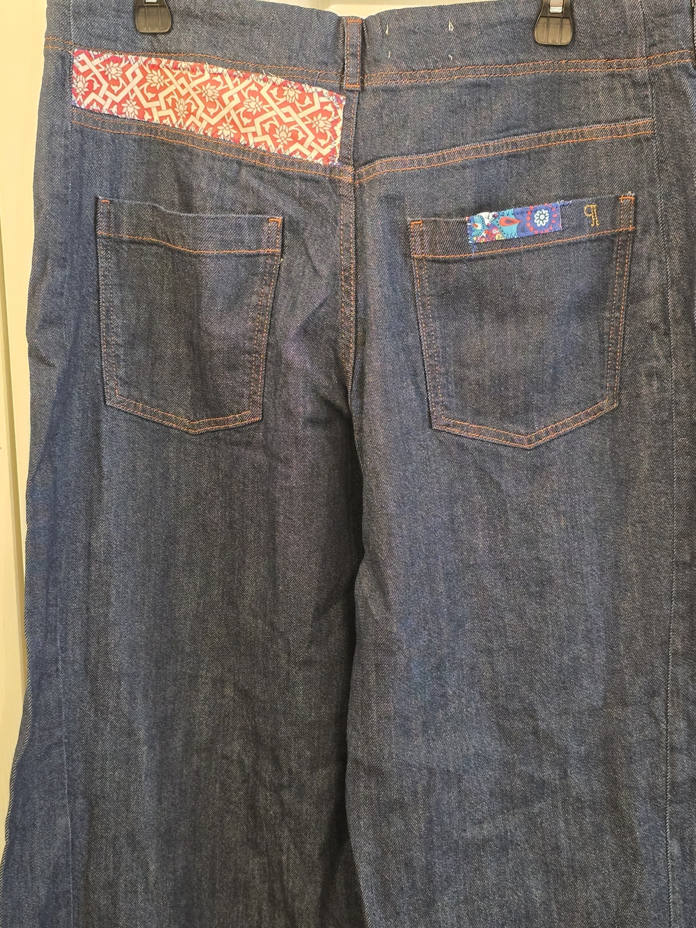 Pilcro Dark Blue Wide Leg Jeans with Patch Accents - 31 Petite - Picture 6 of 7
